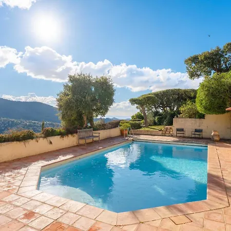 10p Vue Grande Piscine Et Dependance Villa